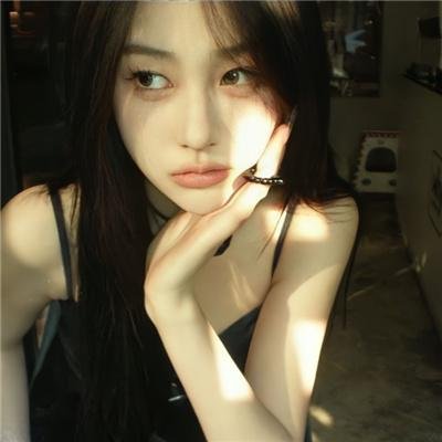 沧海遗珠映月寒